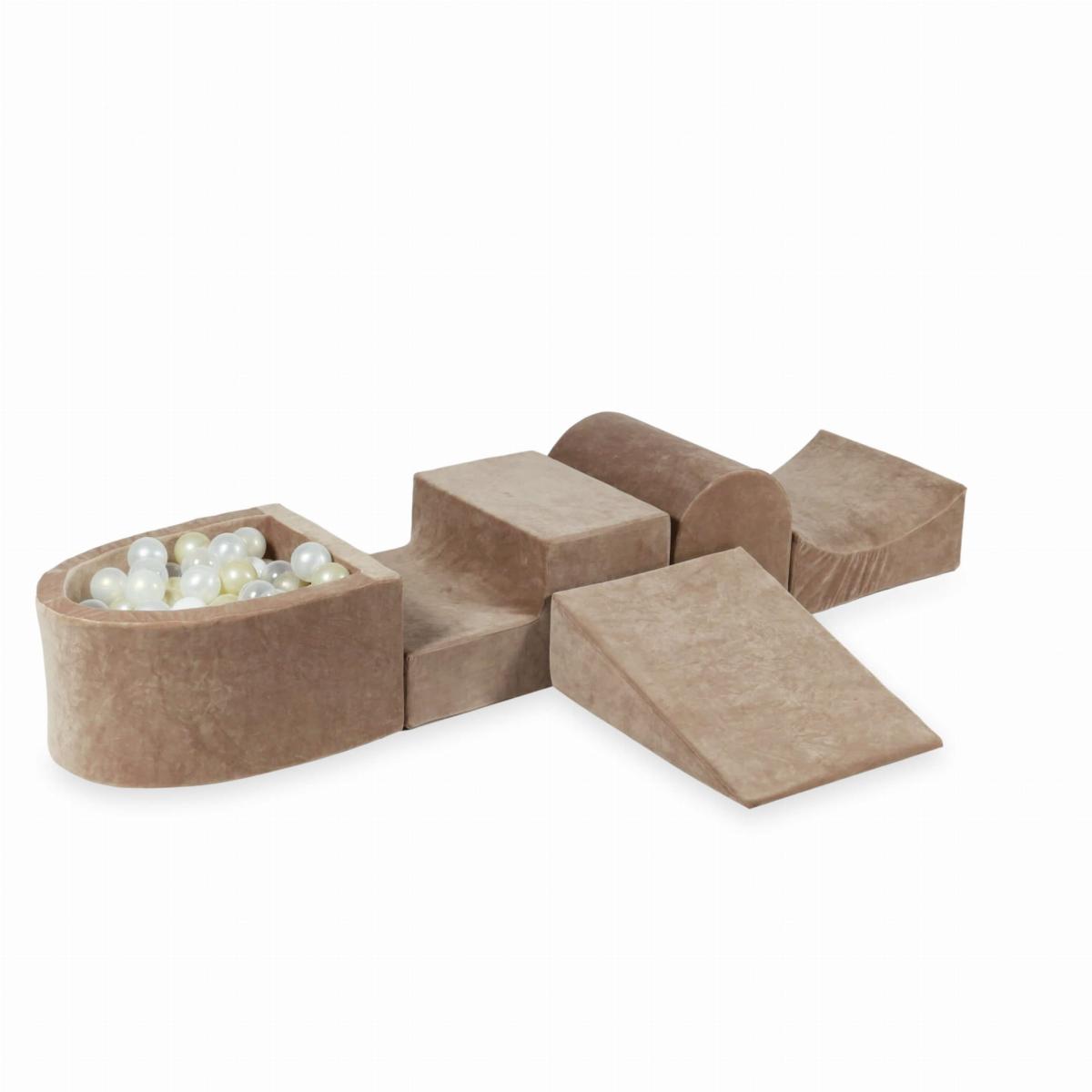 Piankowy plac zabaw z górką i z basenem micro Velvet Soft Ciemny Beżowy + 100 piłek: przezroczyste, białe, perłowe, jasnozłote, opalizujące