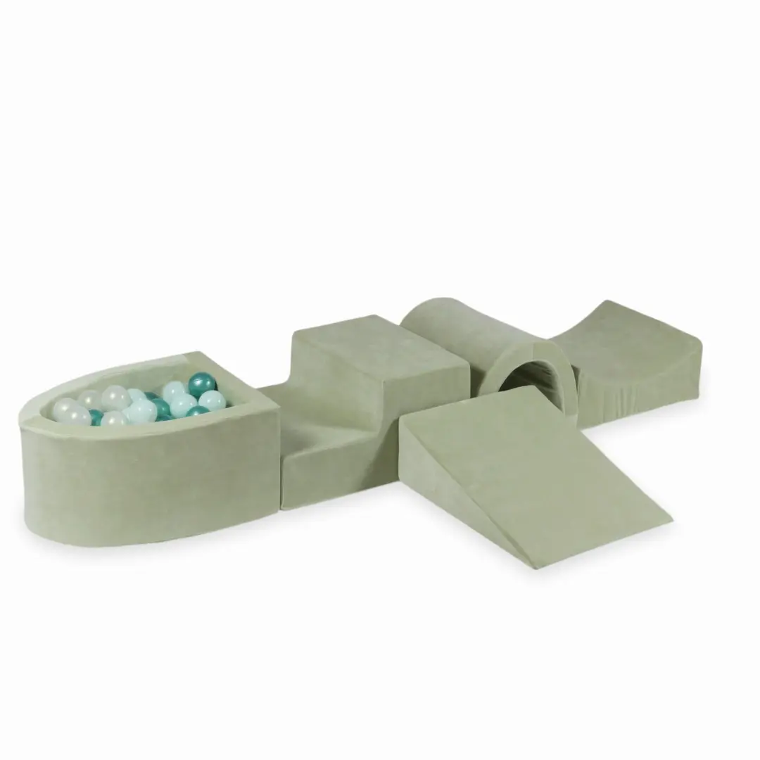 tp382-mimii-piankowy-plac-zabaw-z-mostkiem-velvet-soft-jasnomietowy-100-pilek-jasnomiętowe-opalizujące-metaliczny-turkus.jpeg