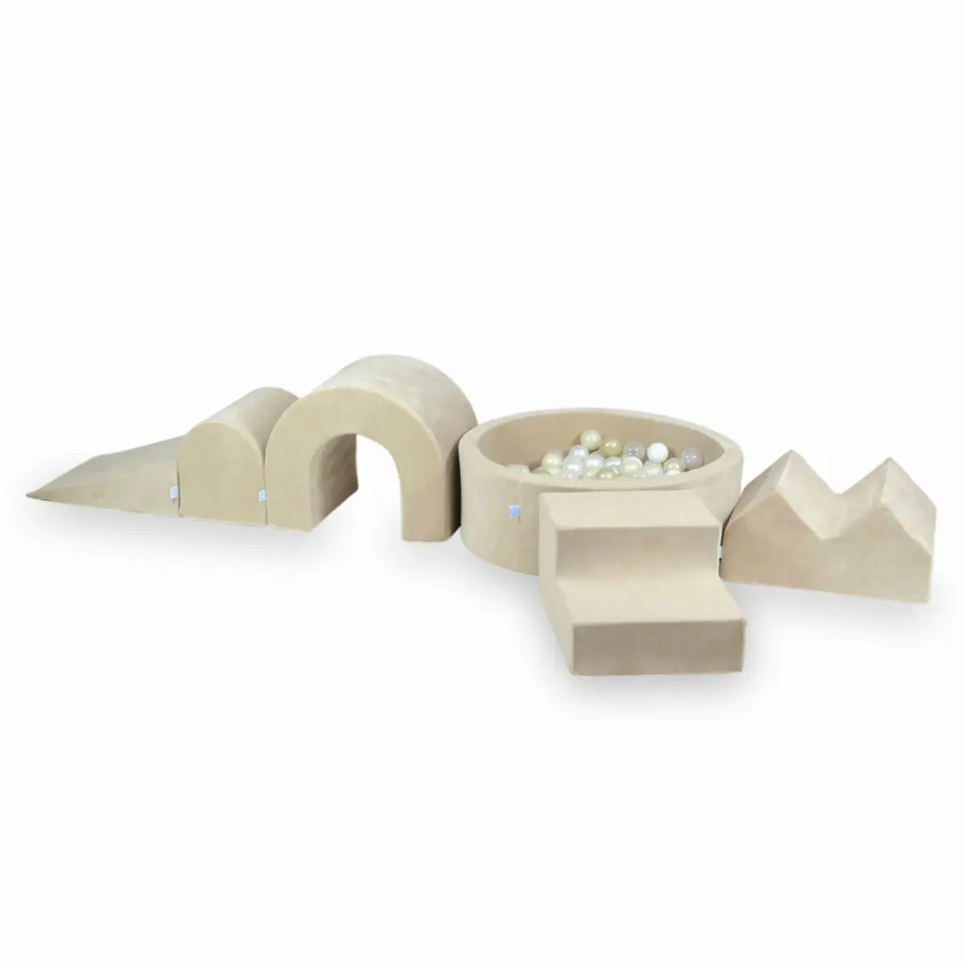 tp539-mimii-piankowy-plac-zabaw-z-basenem-90x30-Velvet-Soft-Beżowy+5-elementów+200-piłek-przezroczyste-białe-perłowe-jasnozłote2.jpeg