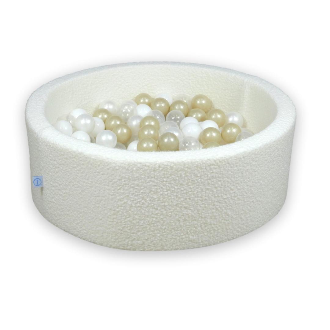 bc0002-Mimii-suchy-basen-90x30-white-boucle-200-pilek-przezroczyste-biale-perlowe-jasnozlote.jpg