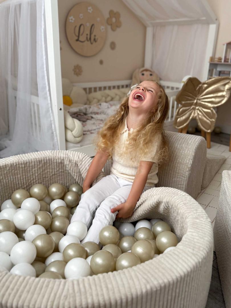 ec052fc693484684081725c7d2123b4f